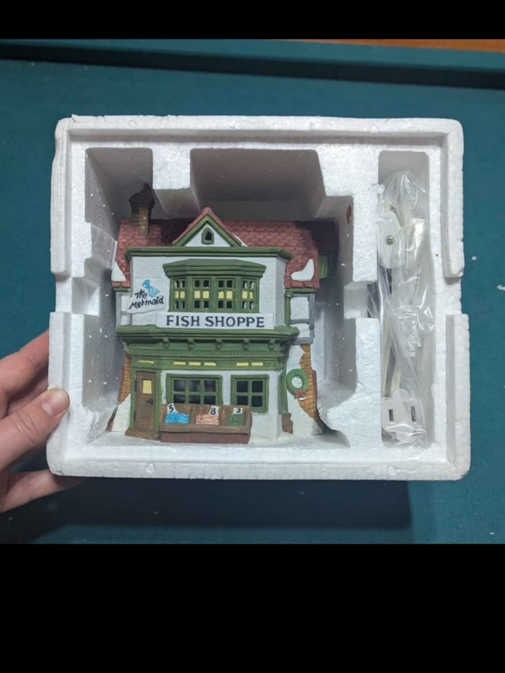 Department 56 - Dickens' Village Series - The Mermaid Fish Shoppe